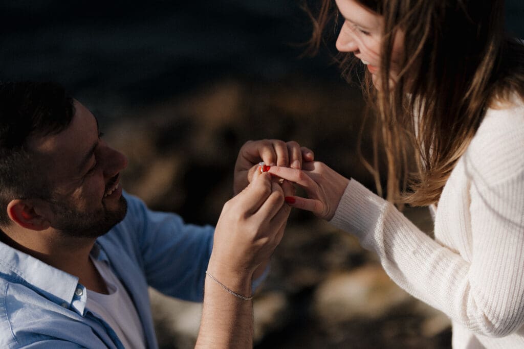 Hayley Zumkeller Victoria BC Proposal Photographer captures private proposal on beach