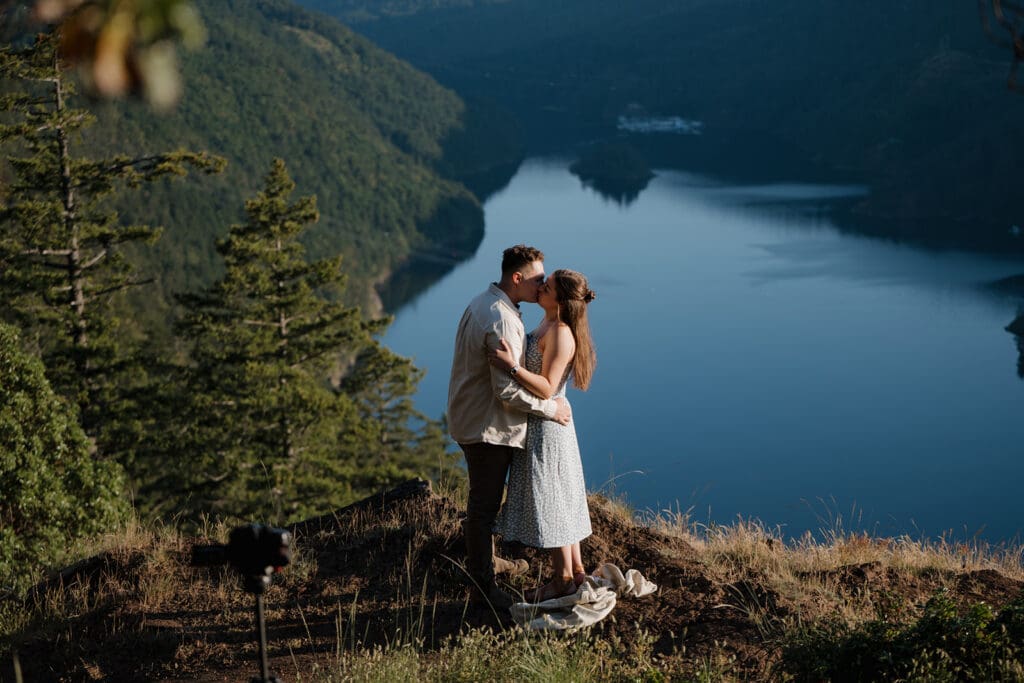 Hayley Zumkeller Victoria BC Proposal Photographer captures private proposal on mountainside at Joceyln Hill BC