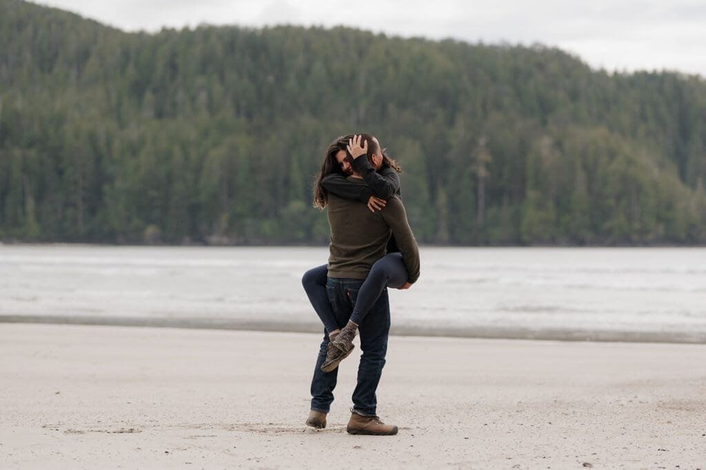 Hayley Zumkeller Victoria BC Proposal Photographer captures private proposal on beachside at San Josef Bay BC