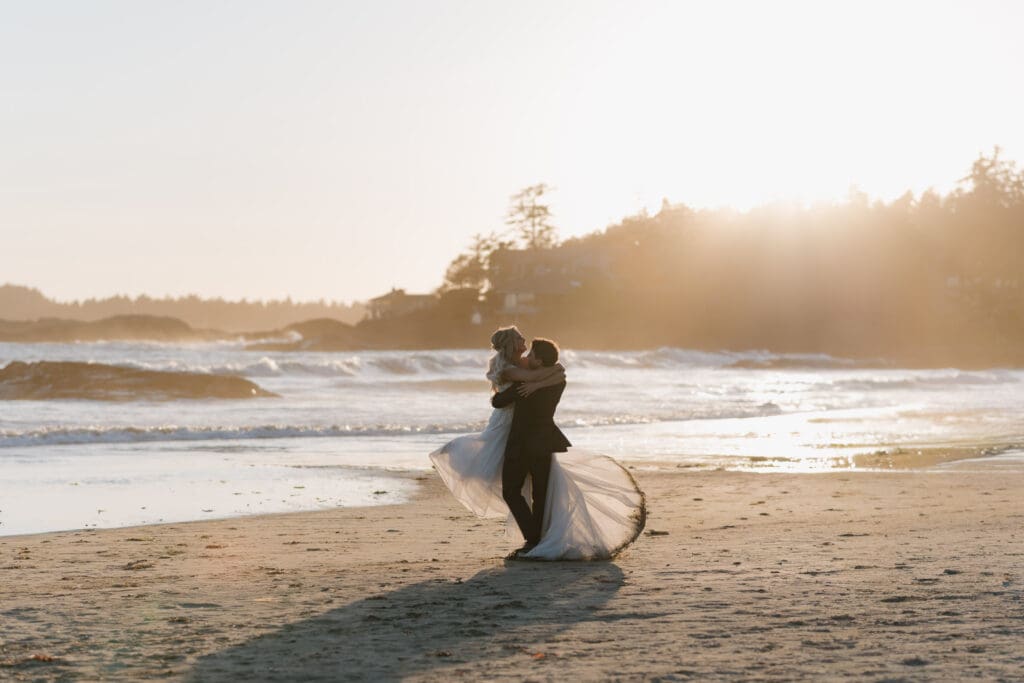 July wedding photos in Tofino BC by a Tofino wedding photographer at the Wickanninish