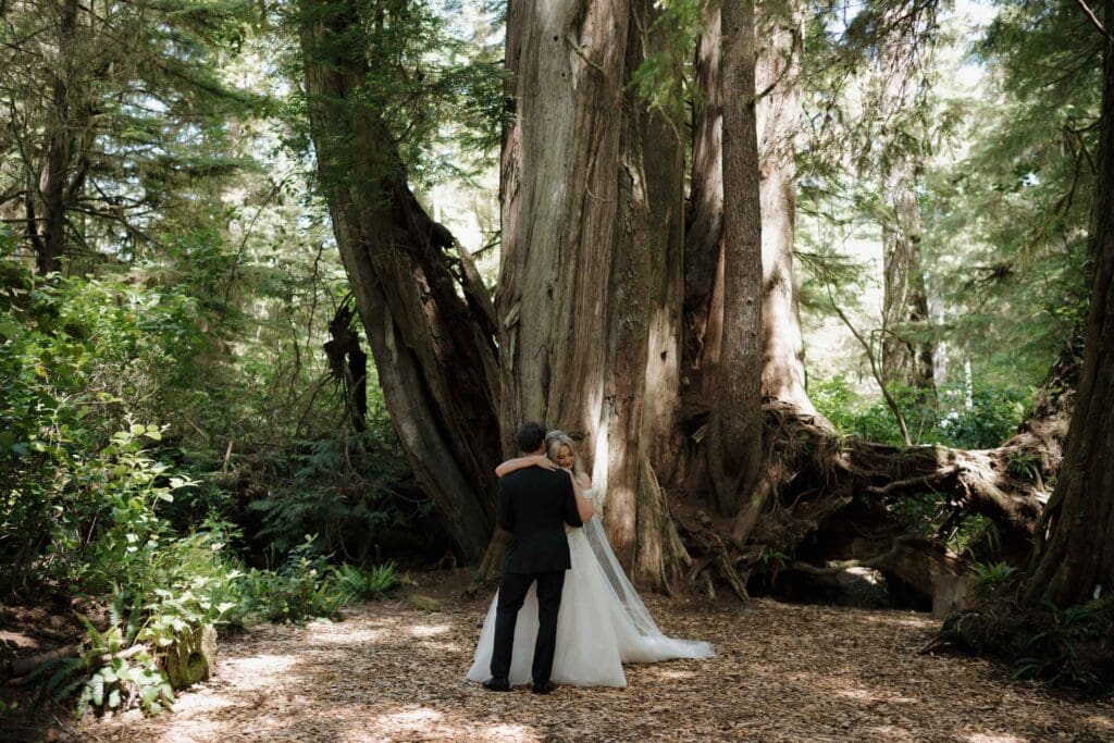 August wedding photos in Tofino BC by a Tofino wedding photographer at the Wickanninish hidden forest